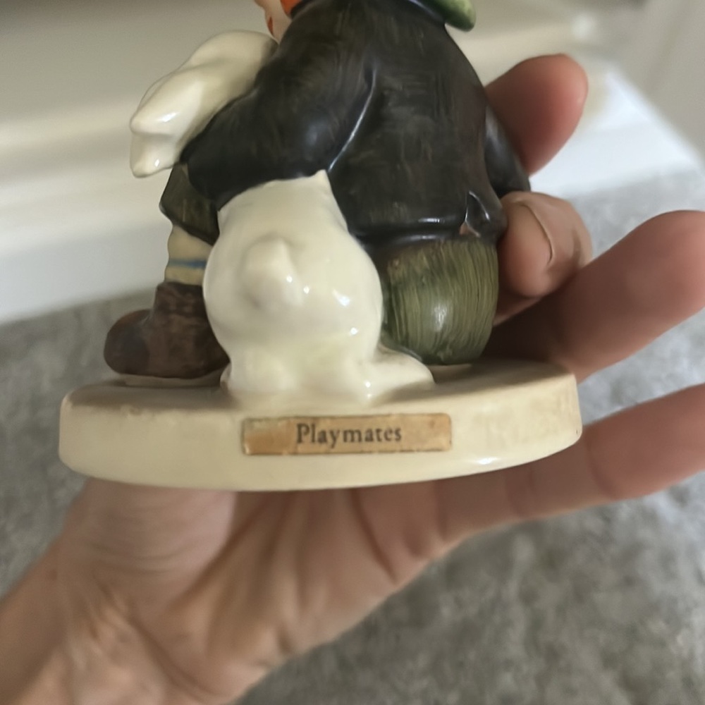 Hummel - Picture 2 of 3